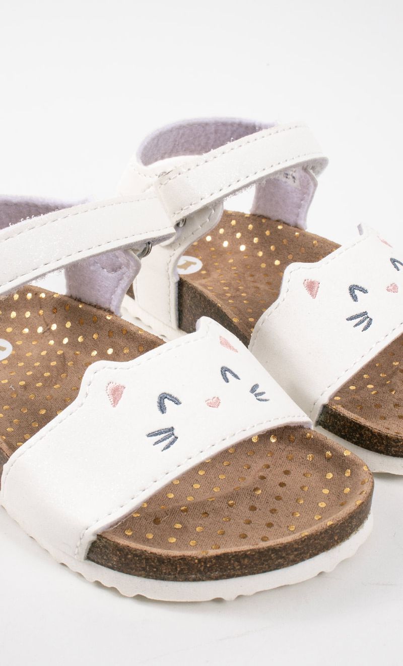 SANDALIA-KID-CAT-DEL-22-AL-26